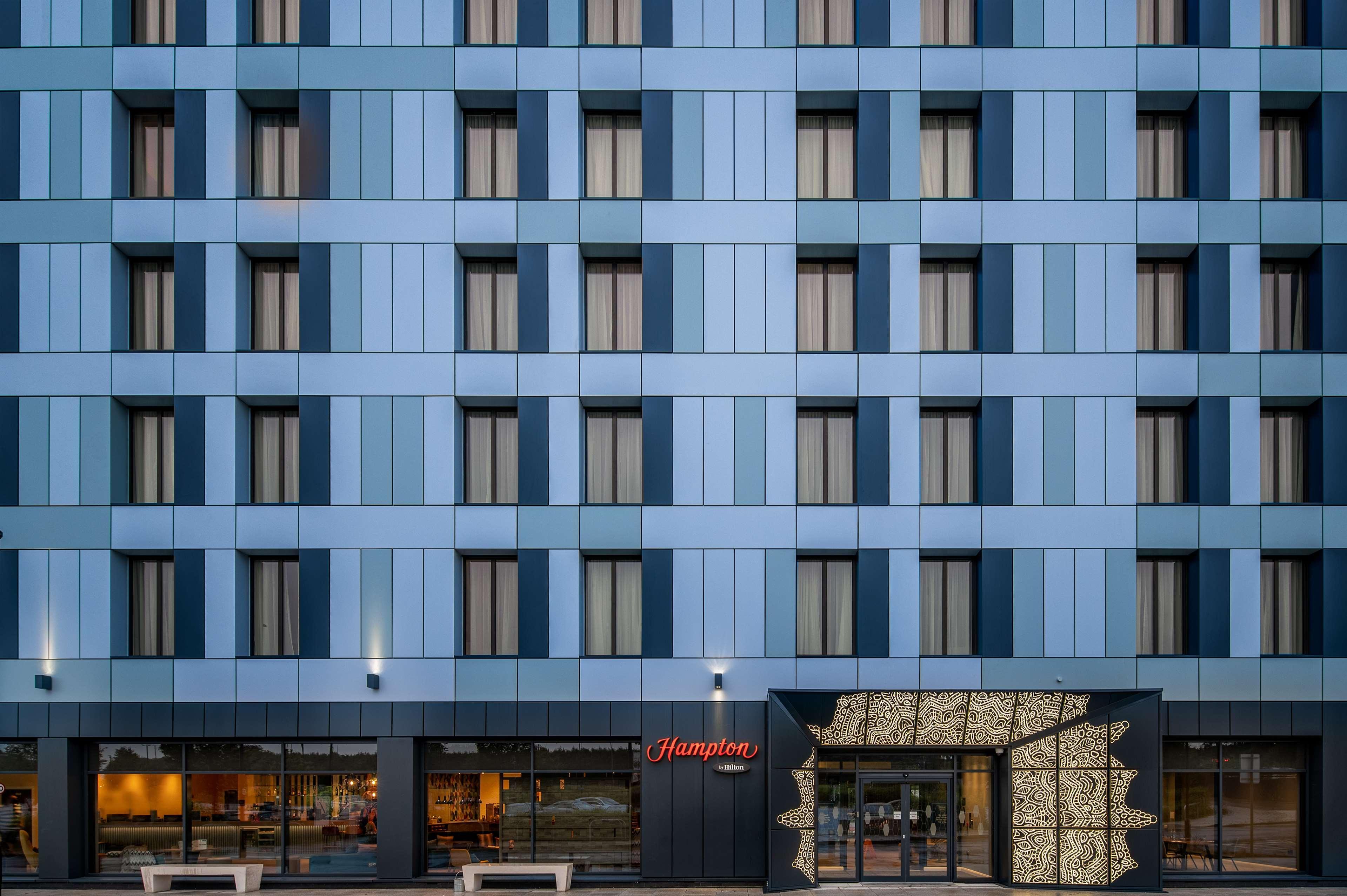 Hampton By Hilton High Wycombe Hotel Exterior foto